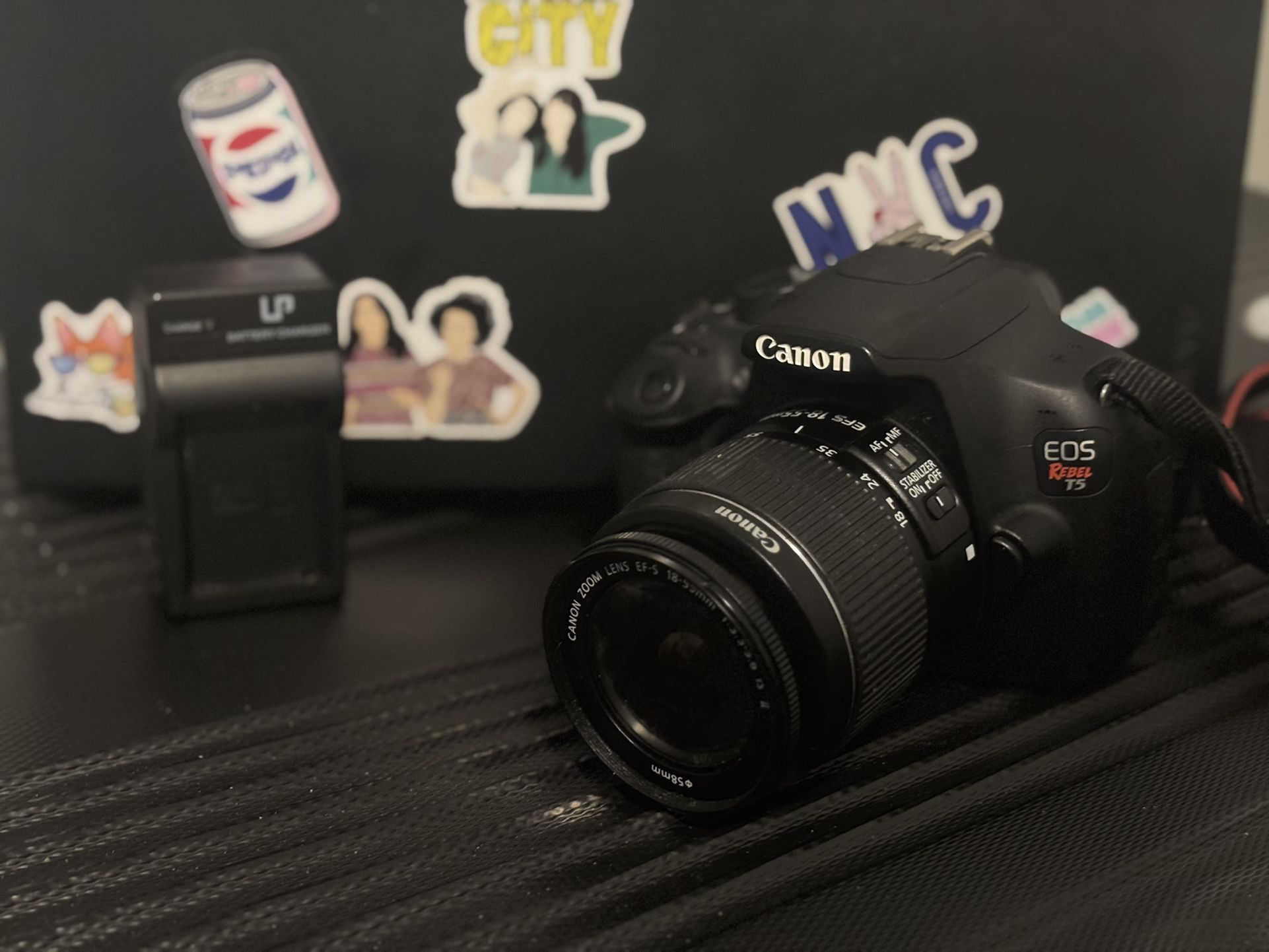 Canon EOS REBEL T5 w/charger, Battery, Strap, 256gb Sd Card,