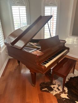 Piano Pease-baby grand
