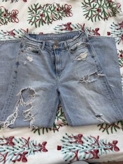 American Eagle Ripped Mom Jeans 