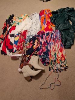 Dresses bundle sizes large and medium