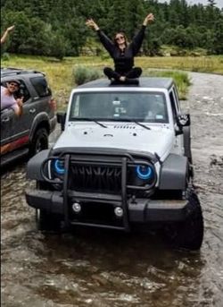 Used front bumper with heavy-duty brush/grille guard for 2007-2018 Jeep Wrangler JK / JKU.