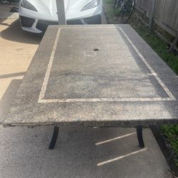 Exterior table