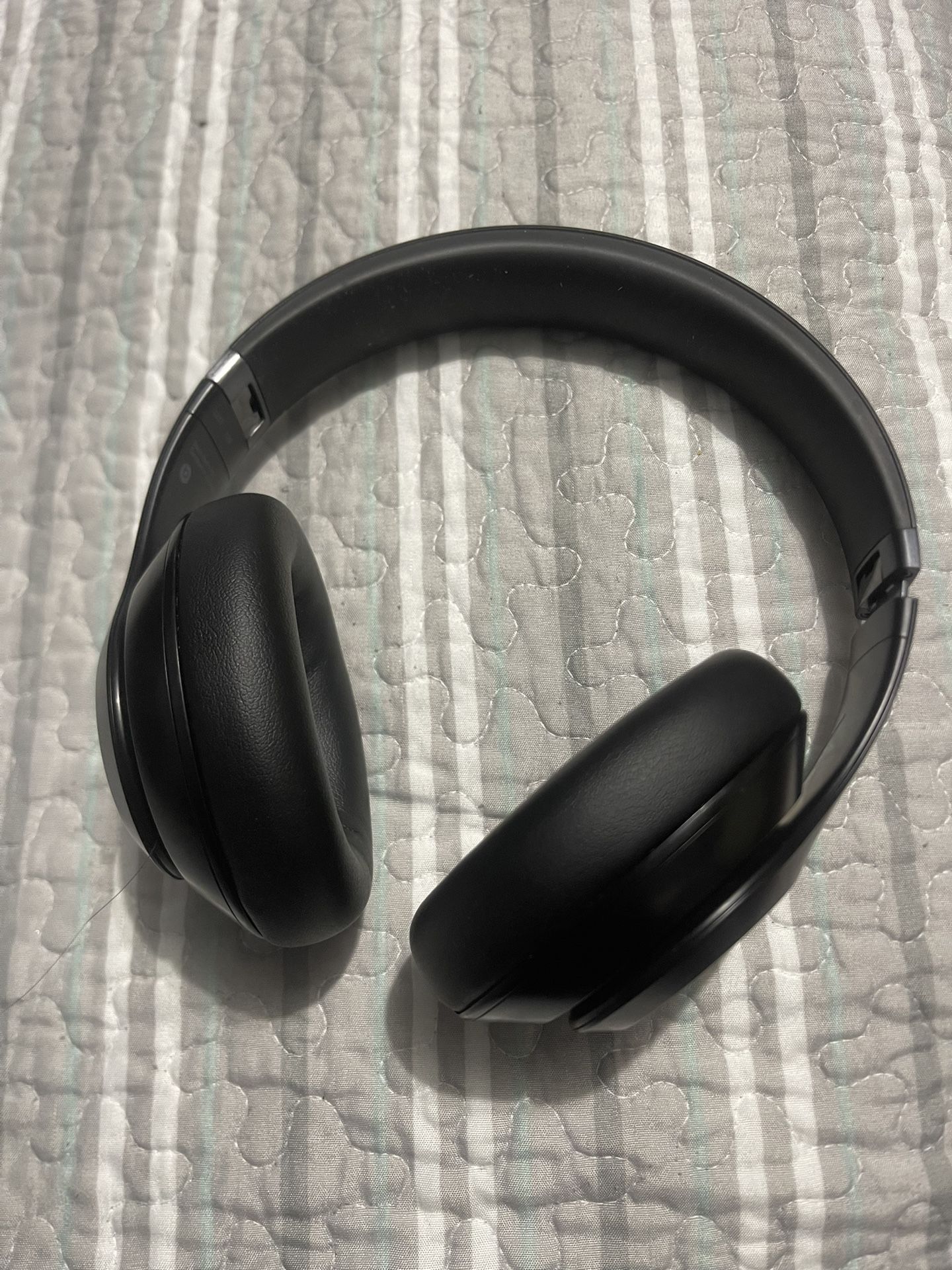 Beats Studio Pro
