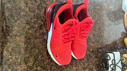 Red Nike Air 270