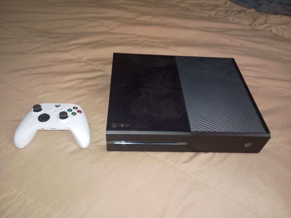 Xbox One + Controller + Power Cord