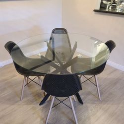 Round Glass + Chairs
