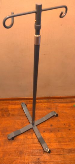 Iv pole