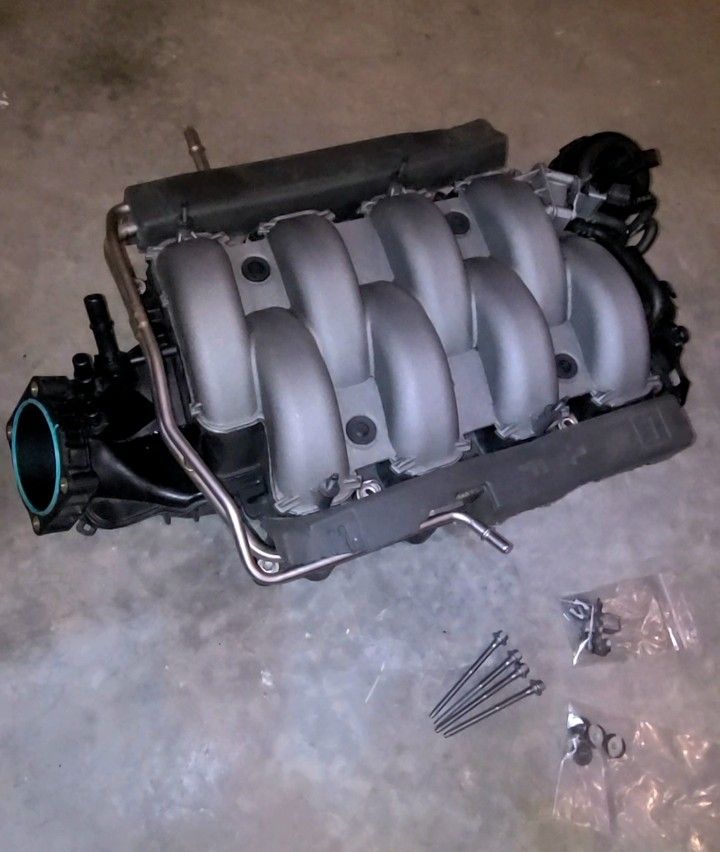 2018+ Ford Mustang GT V8 OEM Intake Manifold w/ Fuel Rails