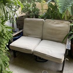 Wood Bench Includes(4)Tan Cushions Back & Bottom 