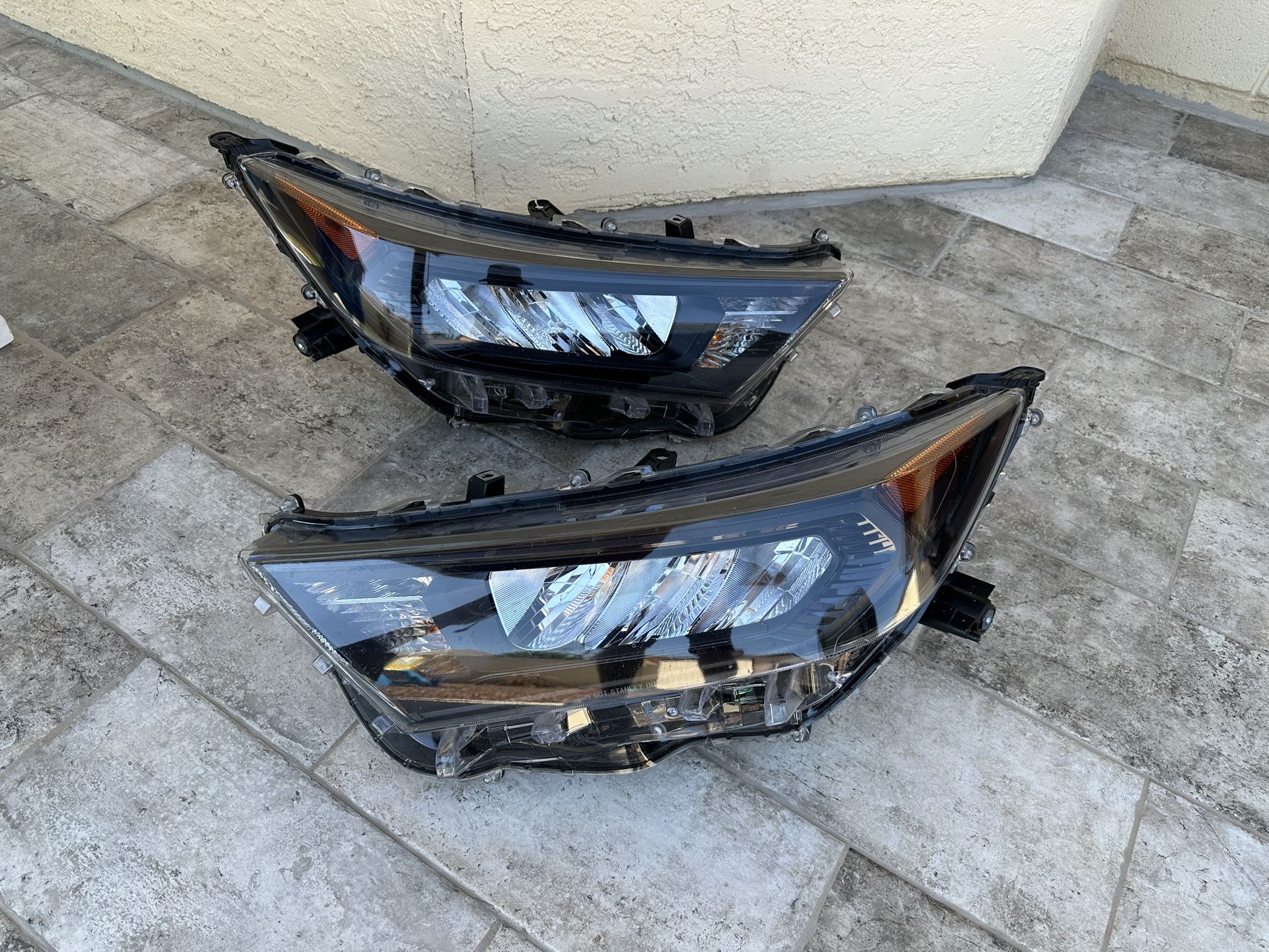 Toyota Rav-4 Headlight 2019-2022, Toyota Rav 4 Headlamp, ORIGINAL OEM TOYOTA PART, front headlight, Passenger Side ONLY