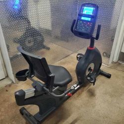 SCHWINN 270 RECUMBENT BIKE (LIKE  NEW CONDITION & DELIVERY AVAILABLE TODAY)