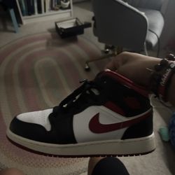 Jordan 1 Women’s Mid Gym Red Black White 