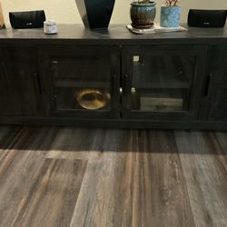 ENTERTAINMENT CABINET