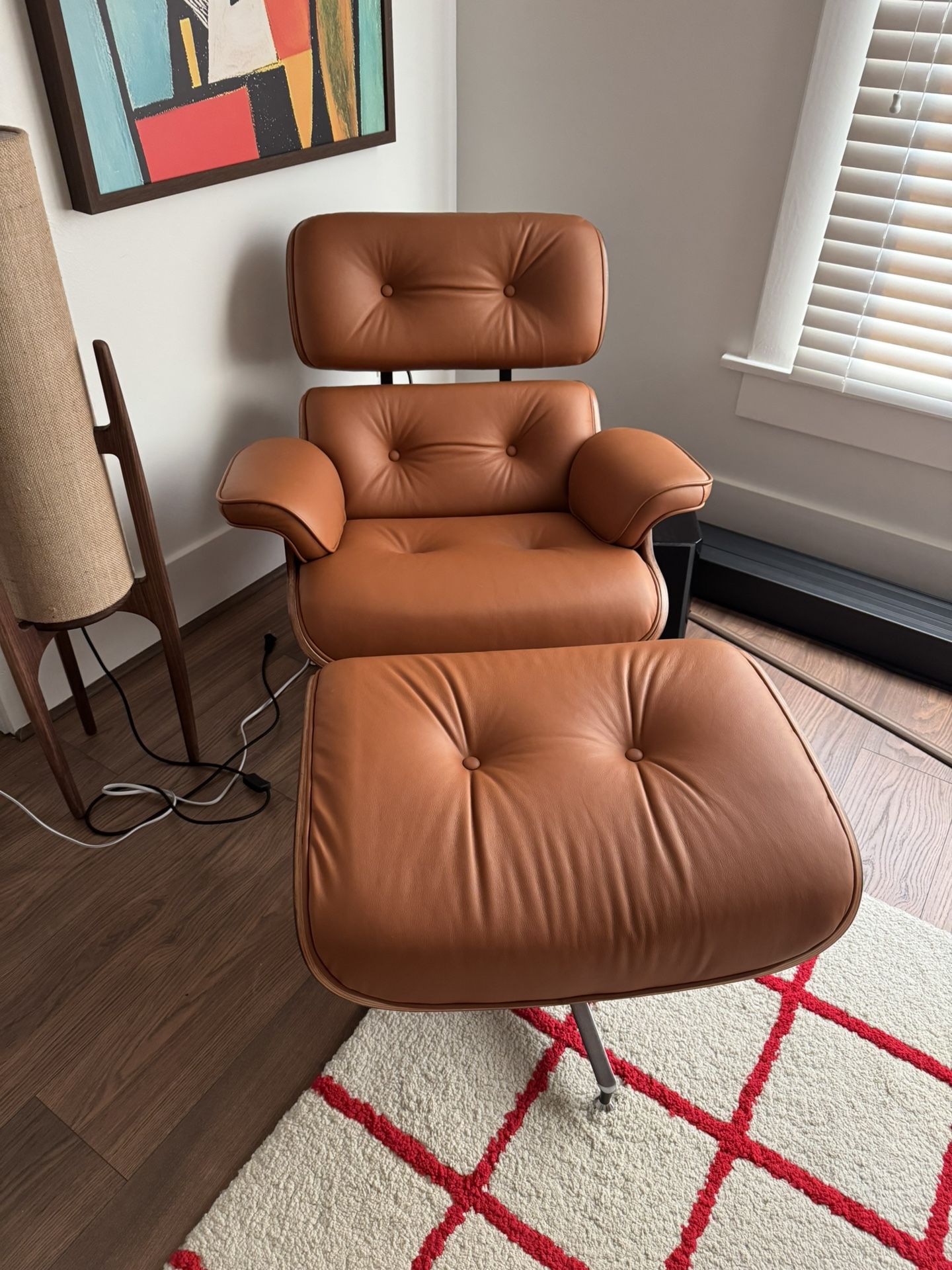 Sohnne Eames replica chair