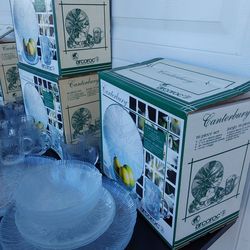 Service Of 16 dishes