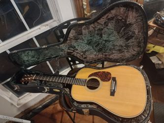 Martin HD28V Acoustic Guitar + hard Case