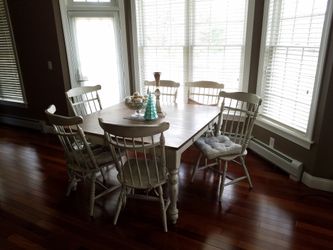 Beautiful Farm Table with 6 Chairs