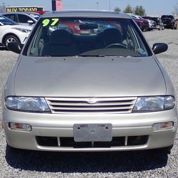 Front Bumper & Quarter Panels 1997 Nissan Altima