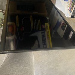 32” Roku tv with wall mount