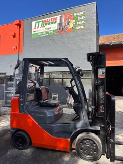 Forklift Toyota 8FGCU25