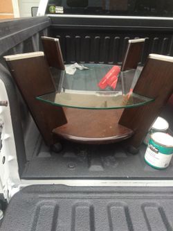 Glass top table other glass in side perfect to scratches or chips