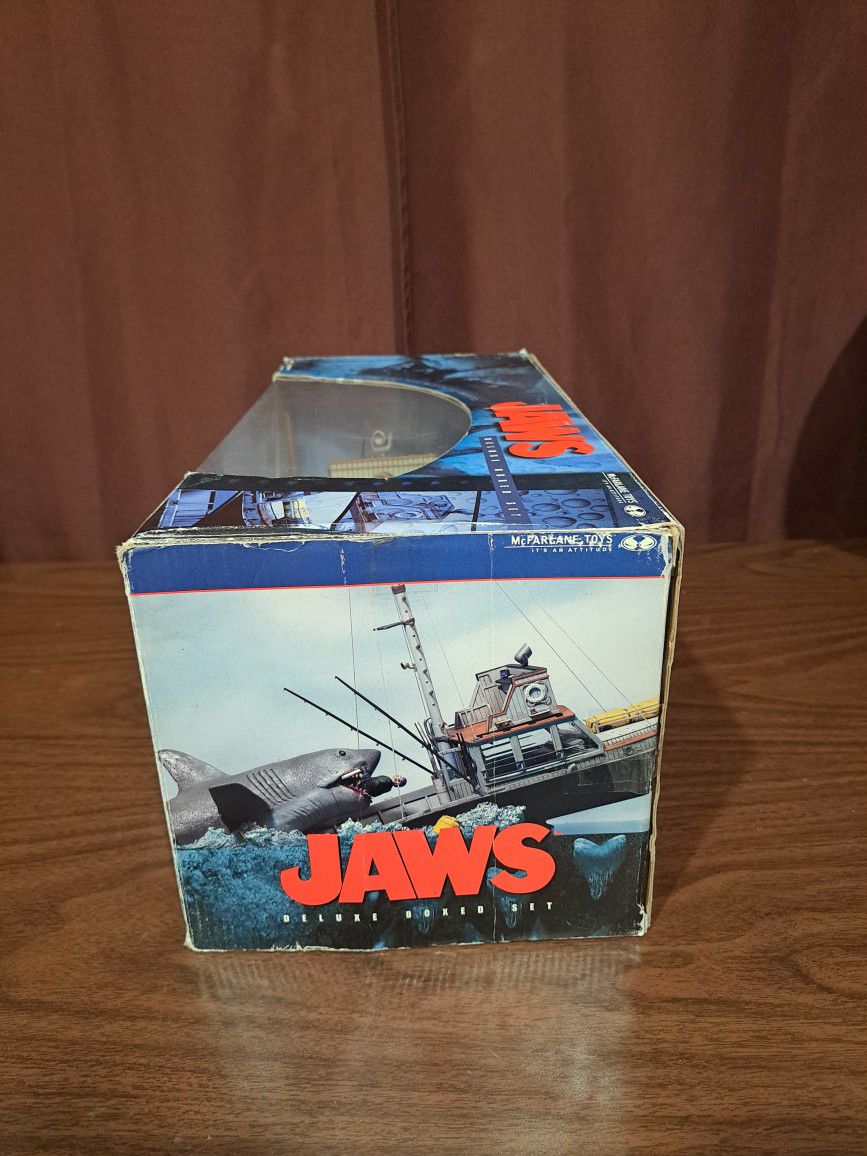 Mcfarlane jaws deluxe boxed set