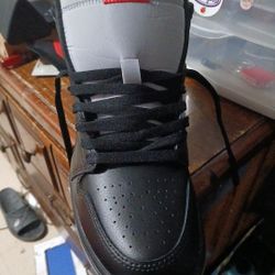 9.5 BLACK AIR Jordan's 1 MID SE