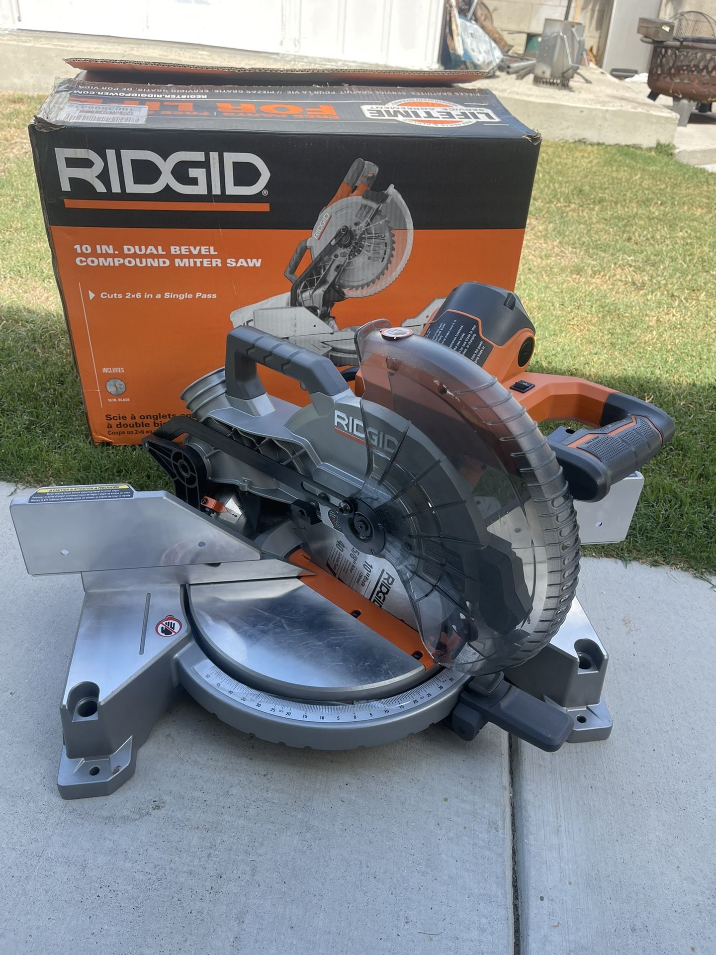 RIDGID 15 Amp 10 in. Corded Dual Bevel Miter Saw with LED Cut Line Indicator