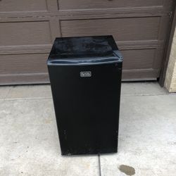 Black And Decker Mini Fridge 