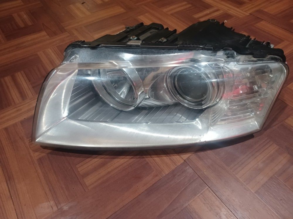 Driver Side Headlight For 2004 -2006 A8 Audi