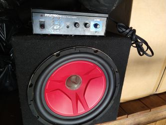 Bajo con un amplificador en buen estado