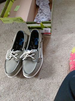 Island Surf Sanibel Olive Size 8.5 shoes asking $15 was on sale for $30