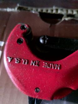 Pipe cutter