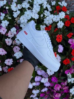 Supreme white Air Force 1