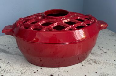 Enameled cast iron lattice wood stove steamer