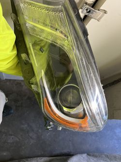 Bi-xenon Mercedes Benz’s branded headlights