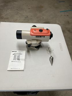 Pentax Auto Focus Level with Two Story Poles