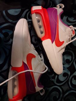 Nike Air Max Verona – Summit White / Laser Crimson / Magenta (Size _7.5)