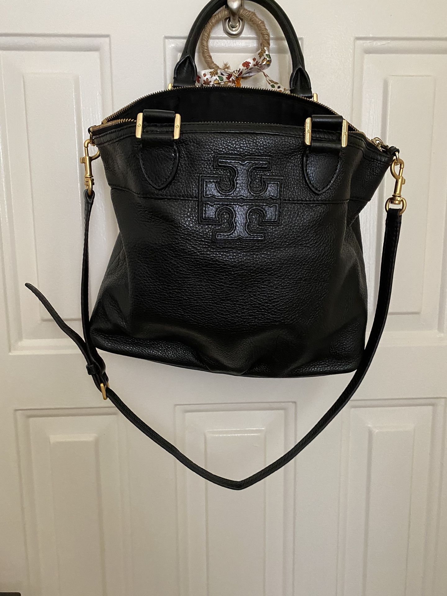 Vintage Tory Burch Black Pebbled Leather Crossbody Bag w Handles $85