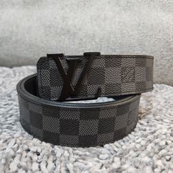 Louis Vuitton Mens Black Checkered Belt