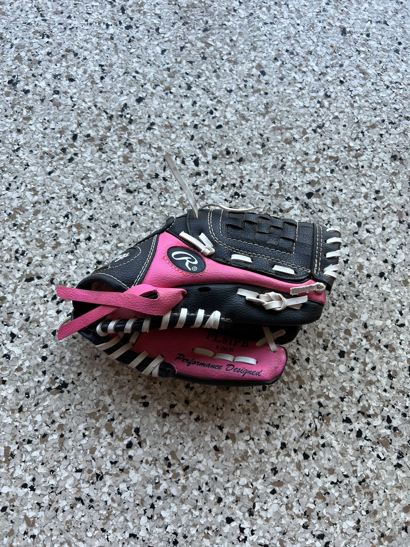 9 Inch Softball Glove 