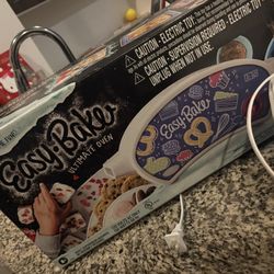 Easy Bake Oven 