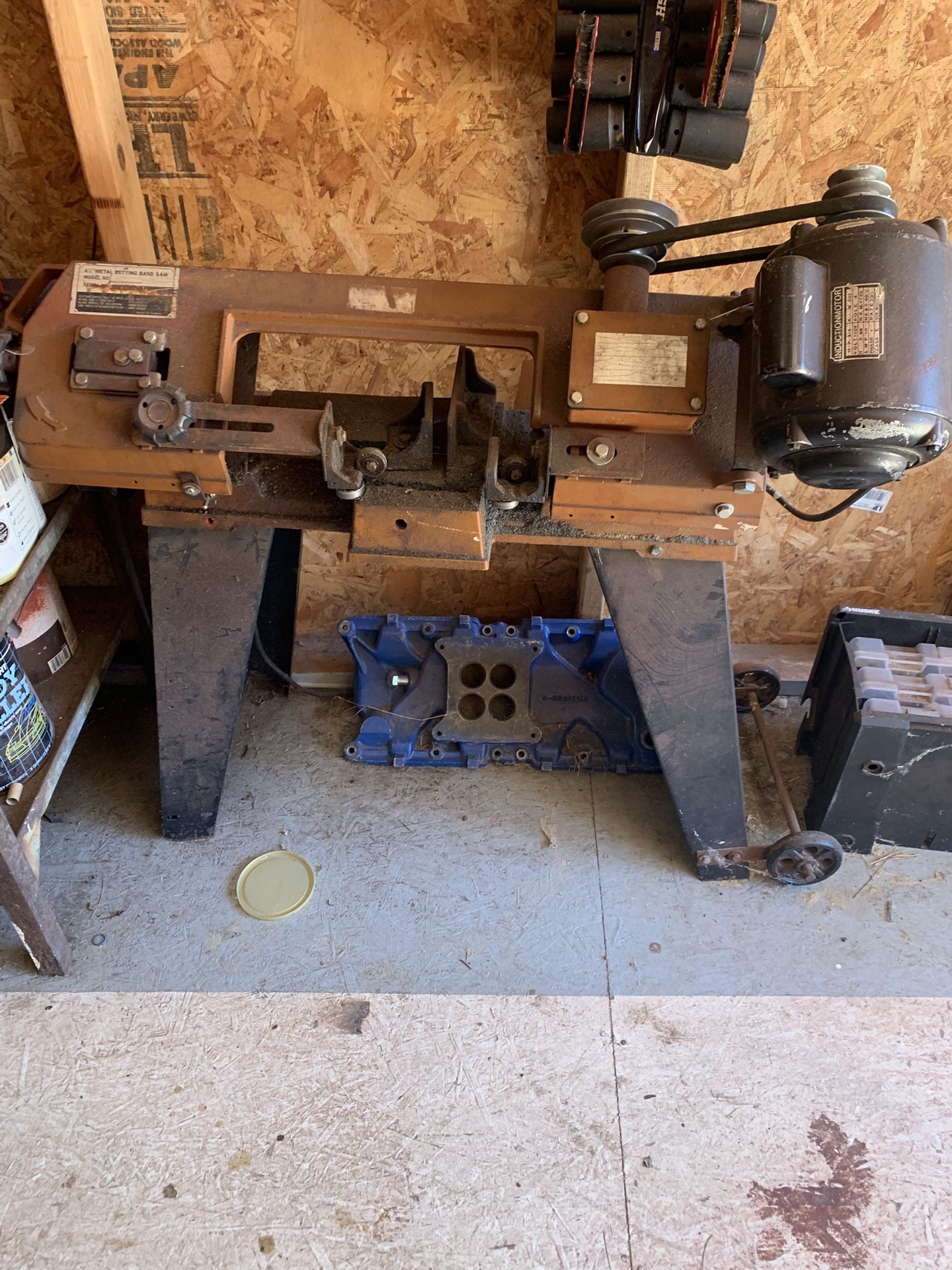 Metal cutting saw