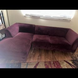 Selling Living Room Set/decor