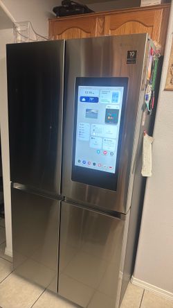 Family hub refrigerator