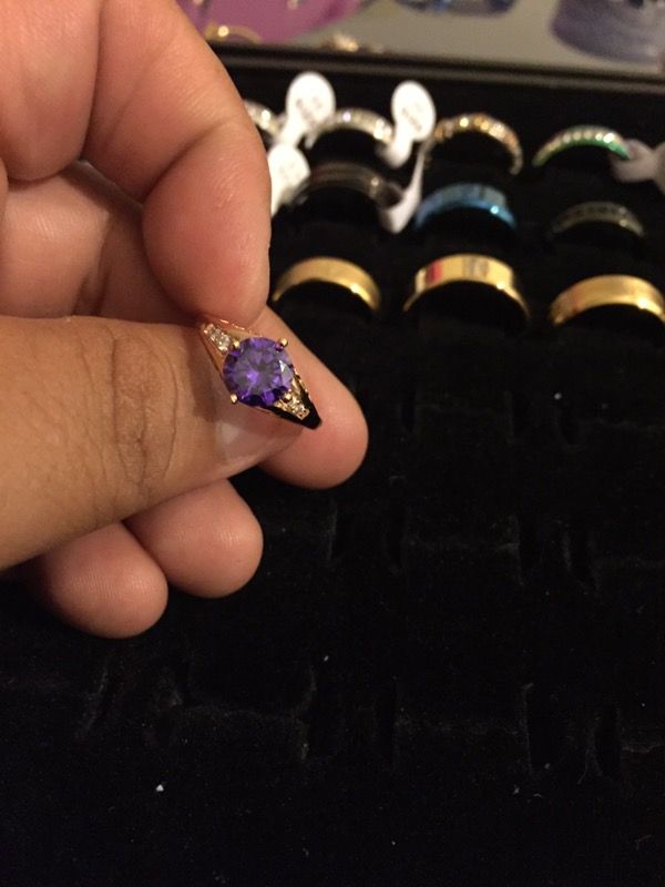 Beautiful 18 karat gold filled ring for women size 7