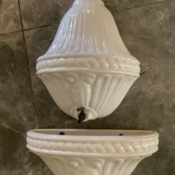 White ceramic Wall Fountain Planter