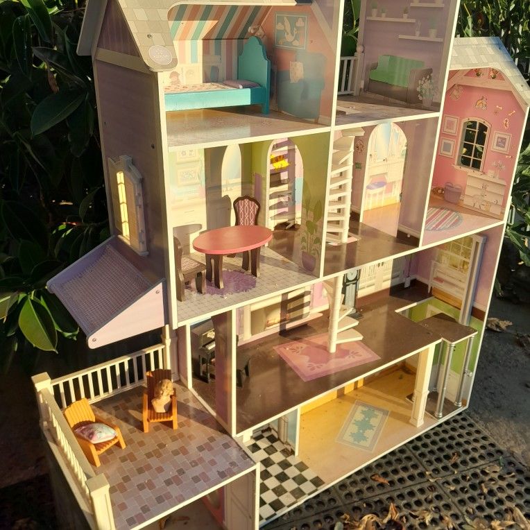 Dollhouse Large Amazing