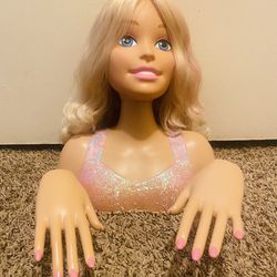 Mattel Barbie Doll Styling Make-Up Head Hands Nail Beauty Salon Blonde 2013