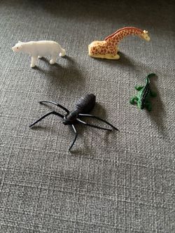 Mini Animal Toy Set - Polar Bear, Giraffe, Crocodile, Black Spider